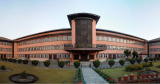 जनप्रतिनिधिको उम्मेद्‌वारीबारेको रिटमा अन्तरिम आदेशबारे छलफल हुँदै