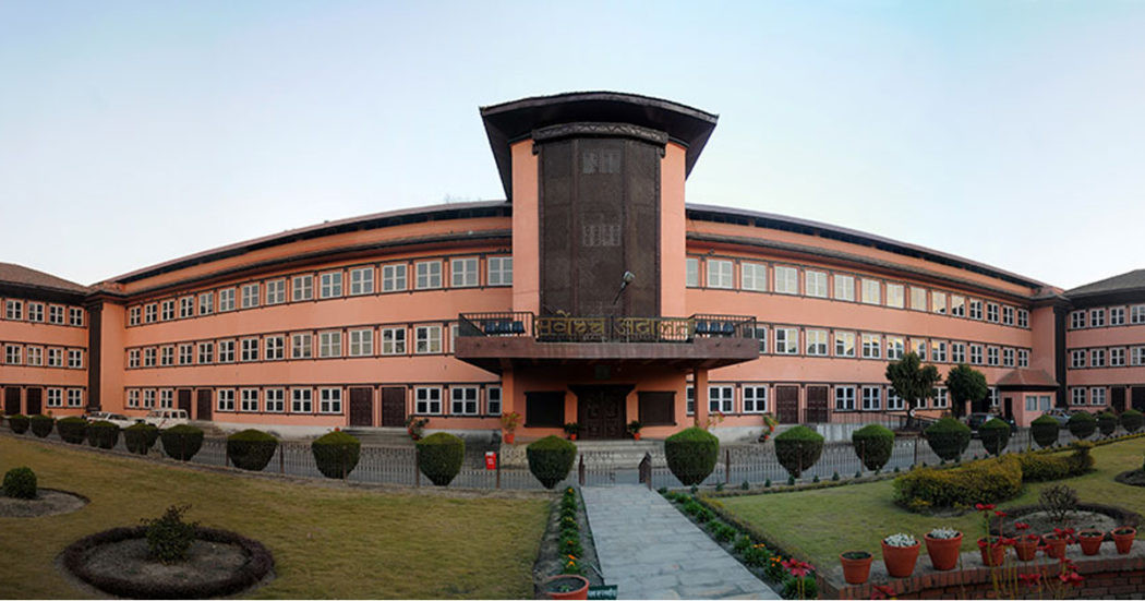 जनप्रतिनिधिको उम्मेद्‌वारीबारेको रिटमा अन्तरिम आदेशबारे छलफल हुँदै