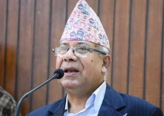 एमाले सरकारले छरेका भ्रमहरुलाई चिर्दै अघि बढनुपर्छ : अध्यक्ष नेपाल