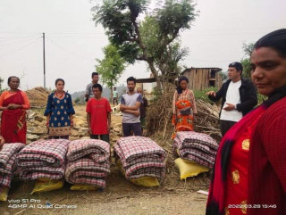 रामेछापमा आगलागी बाट पीडित ११ घर परिवारलाई खाद्यान्न सहित डसना सहयोग