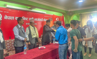 नुवाकोटका एमाले नेता पाण्डे माओवादी केन्द्रमा प्रवेश