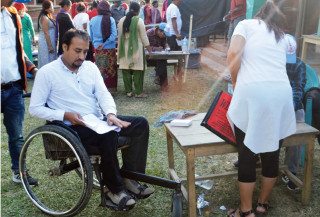 स्थानीय निर्वाचनः अशक्त मतदातालाई सधै  सकस