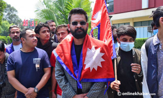 -यापर बालेन शाह नेपाली कांग्रेस र नेकपा एमालेको भोट काट्न उम्मेदवारी दिएको