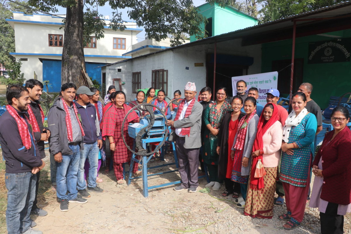 हेफर इन्टरनेशनल नेपालद्वारा देवघाटका कृषकहरूलाई मेसिन वितरण