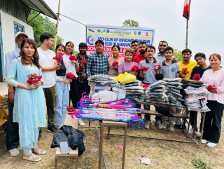 देवघाटको अति दुर्गम गाउँको विद्यार्थीलाई शैक्षिक सामाग्री
