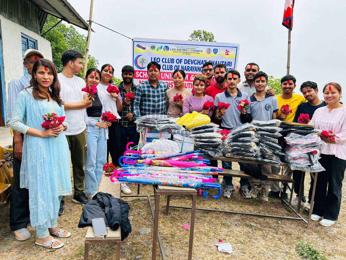 देवघाटको अति दुर्गम गाउँको विद्यार्थीलाई शैक्षिक सामाग्री