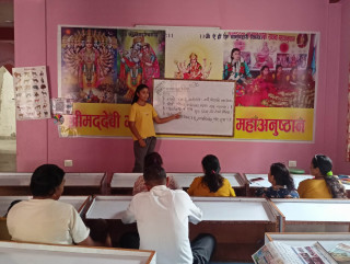 रामजानकी बालिका आश्रमद्वारा महिलाहरूलाई आध्यात्मिक शिक्षा दिदैँ