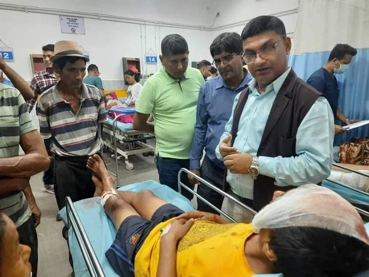 दुर्घटनाका घाइतेको उपचारमा कमी नगर्न मन्त्री जोशीको निर्देशन