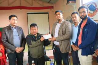 देवघाटधाम जेसीजद्वारा भुकम्प पिडितलाई आर्थिक सहयोग
