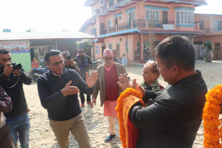 माननीय डा.वाग्लेलाई देवघाट गाउँपालिका अध्यक्ष थापाद्वारा स्वागत:गाउँपालिका बिकास निर्माणमा सहकार्य गर्ने