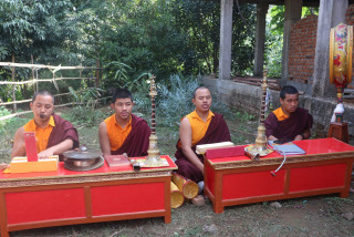 नेछेन थार्वालिङ बैद्ध गुम्बामा  बिबिध पुजा गरी ल्होसार पर्ब मनाइयो