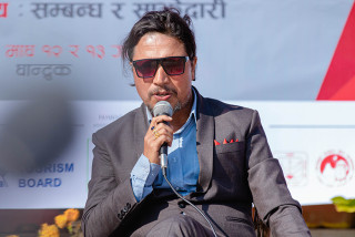 राजनीतिमा भ्याकुता र सर्पको पनि बिहे हुन्छ:दीपकराज गिरी