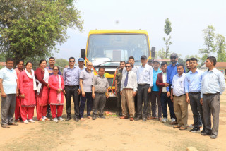 कालिका माध्यमिक विद्यालयलाई भारतिय राजदुतावासद्वारा स्कुलको बस सहयोग
