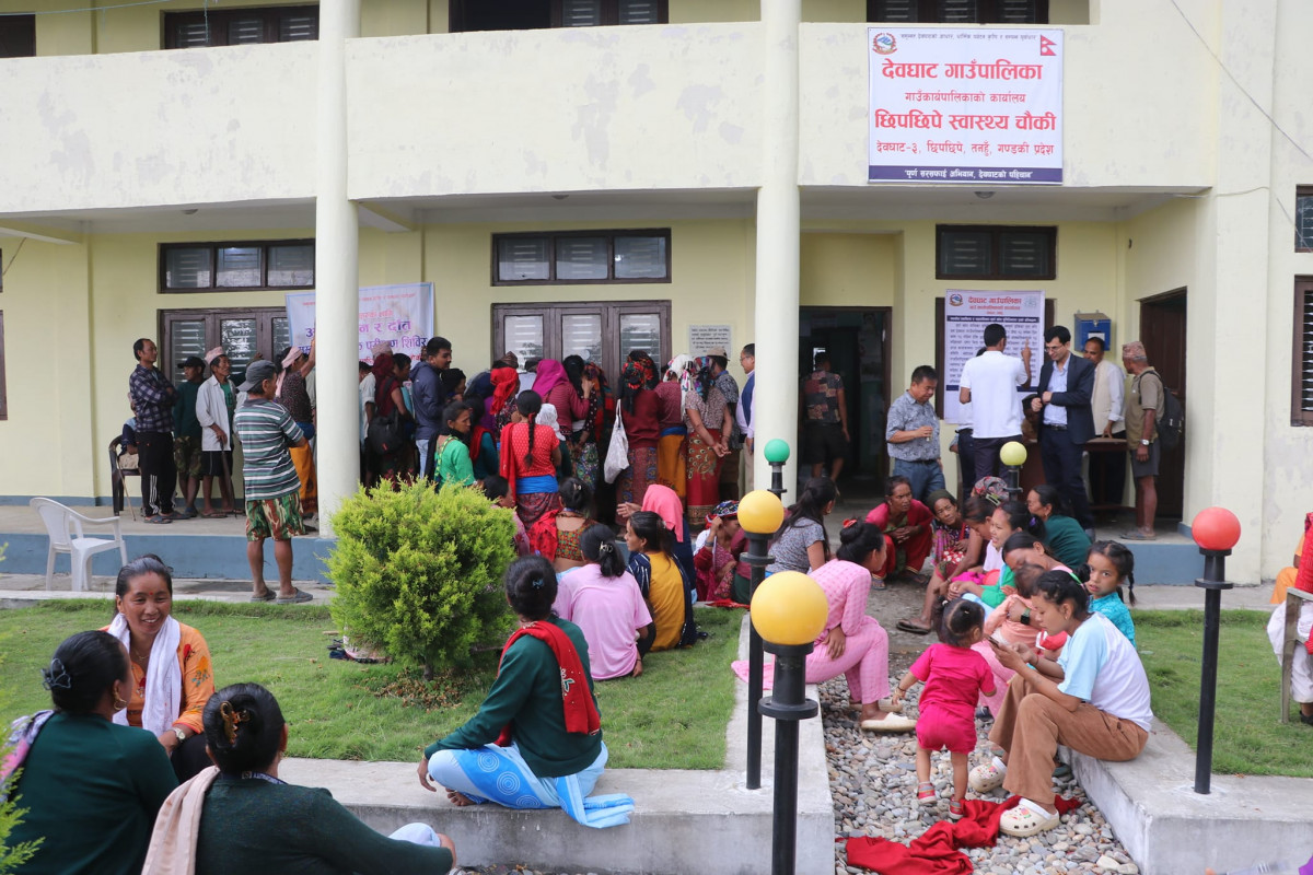 देवघाट गाउँपालिकाले दिए १३६ जनालाई आँखा,कान र दाँत सम्बन्धि नि:शुल्क परिक्षण शिविर