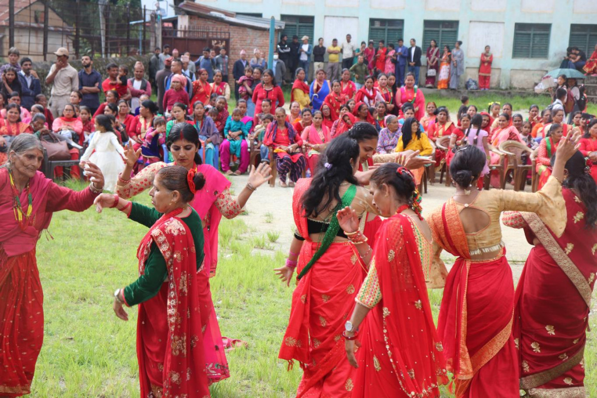 देवघाट महिला सञ्जालले मौलिकता झल्किने गरी तीज कार्यक्रम गर्ने