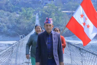 देवघाट पुगेर काँग्रेस उम्मेदवार भट्टराईले भनेः योग्य प्रतिनिधि नछान्दा ३ वर्ष दुख पाउनुपर्यो
