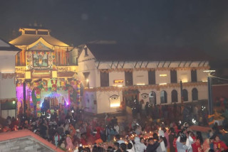 आज महाशिवरात्रि : पशुपतिनाथका चार वटै ढोका खुला, दर्शनार्थी र साधुसन्तको घुइँचो