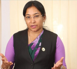 रेनु दाहाल : संविधानसभा देखि नगरसभासम्म कानुन निर्माणमा खारिएकी नेतृ