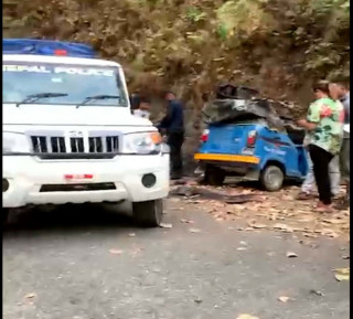 चितवनको कालिकामा अटो दुर्घटनाः चालकसहित ४ जनाको मृत्यु, १ जना घाइते